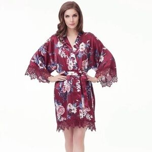 Le Rose floral print satin texture lace trim bathrobe
